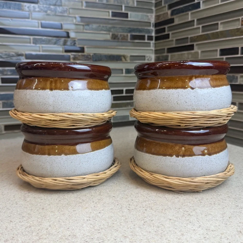 VTG Brown Drip Glaze French Onion Soup Bowls w/ Wicker Coasters Set of 4 Crocks